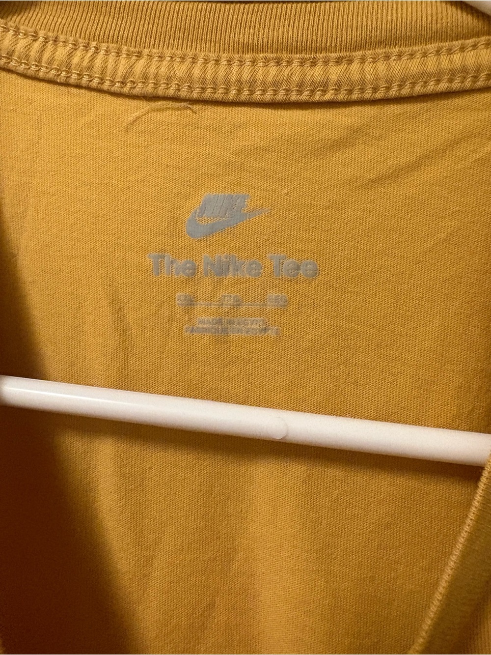 Nike Air Graphic T Shirt Women’s Plus Fit Size XXL Mustard Yellow - Picture 2 of 4